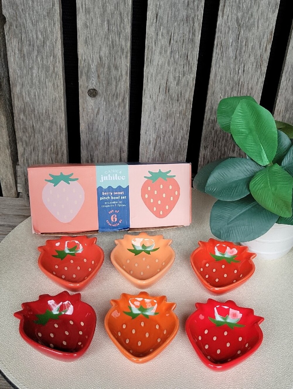 Berry Sweets Strawberry Pinch Bowls - Assorted Red, Orange, Peach